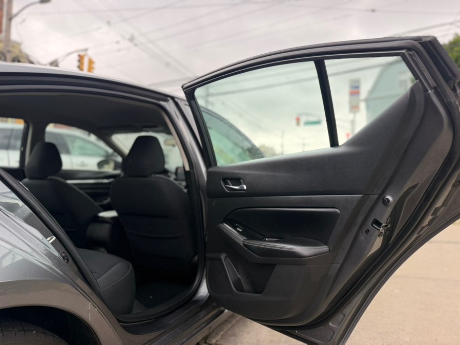 2021 Nissan Altima SV - Photo 11