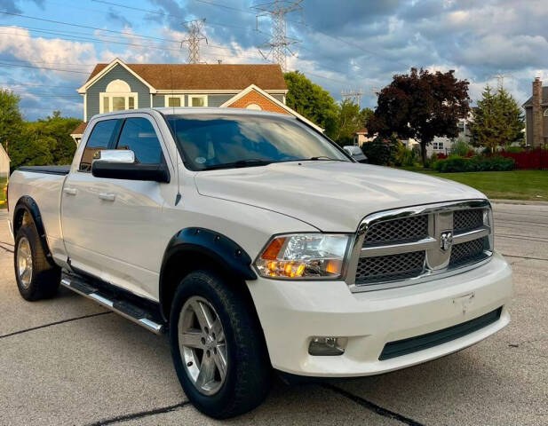 Stone White 2009 Dodge RAM 1500 Pickup Truck Four-Wheel Drive Automatic