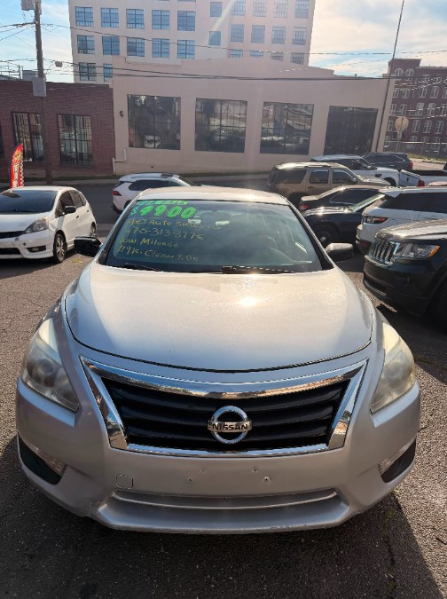 Used 2014 Nissan Altima in Clinton, Connecticut | ESY LLC TITAN AUTOMOTIVE. Clinton, Connecticut