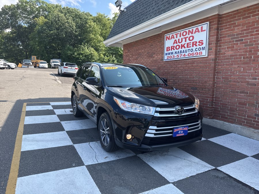 Used 2019 Toyota Highlander in Waterbury, Connecticut | National Auto Brokers, Inc.. Waterbury, Connecticut