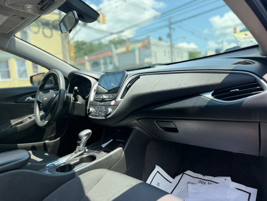 2022 Chevrolet Malibu 1LT - Photo 15