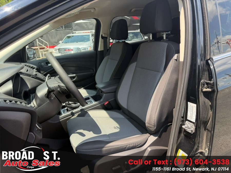 2017 Ford Escape SE - Photo 17