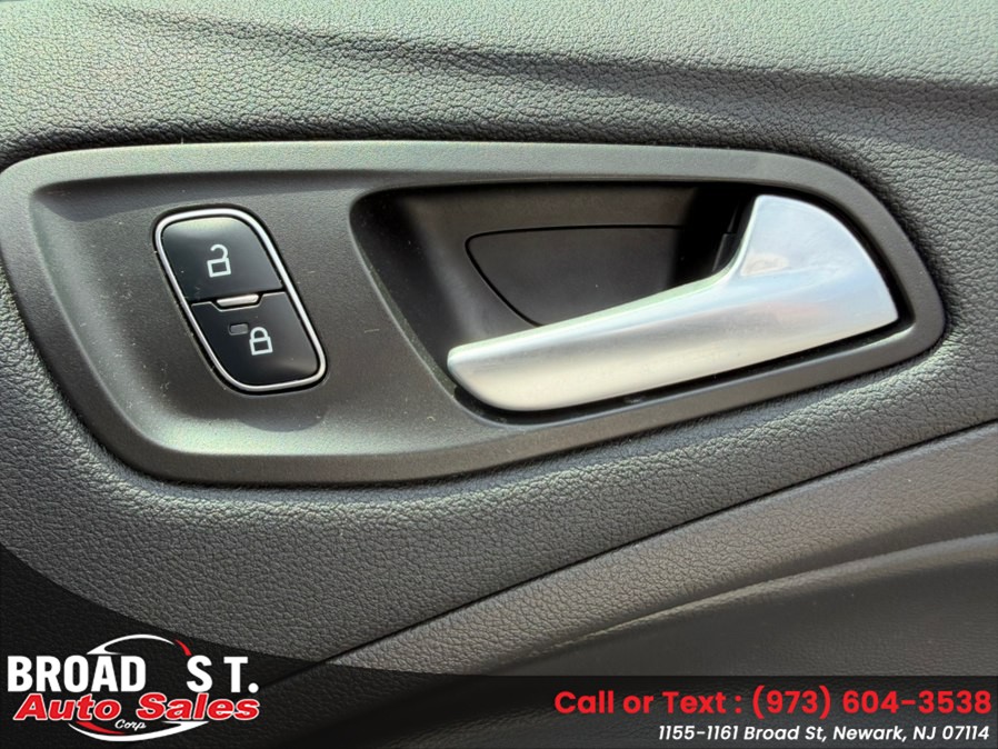2017 Ford Escape SE - Photo 29