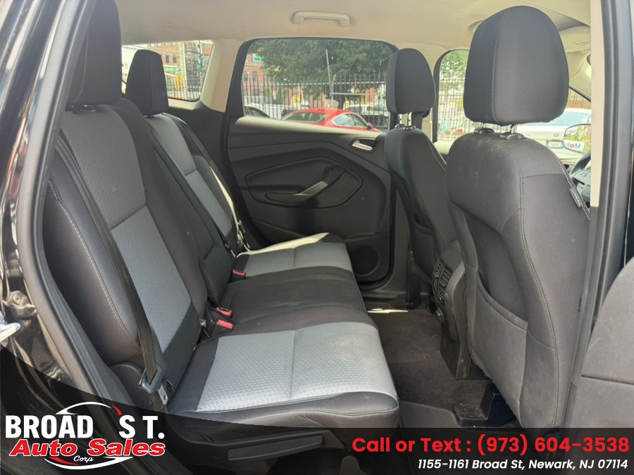 2017 Ford Escape SE - Photo 11