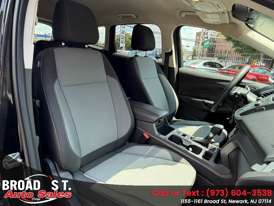 2017 Ford Escape SE - Photo 12