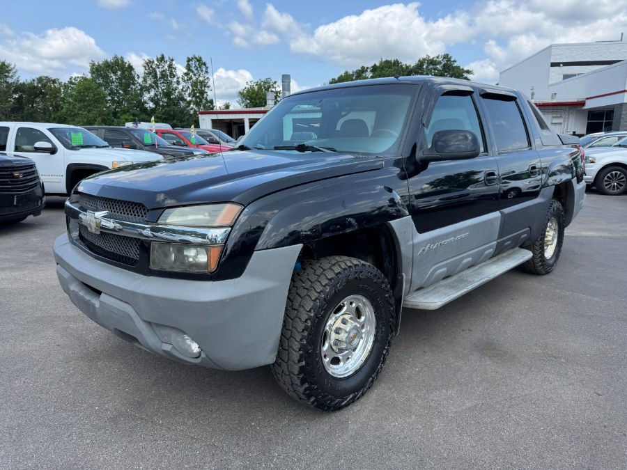 Used 2002 Chevrolet Avalanche in Ortonville, Michigan | Marsh Auto Sales LLC. Ortonville, Michigan