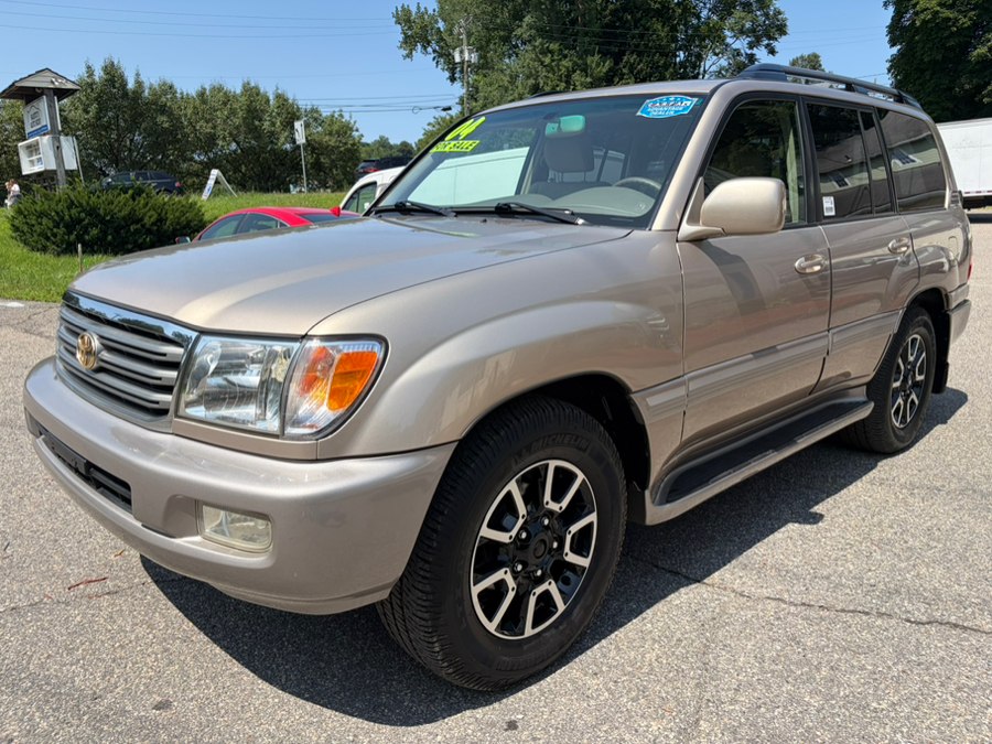 Used 2004 Toyota Land Cruiser in New Milford, Connecticut | Faustos Auto Body and Repairs LLC. New Milford, Connecticut