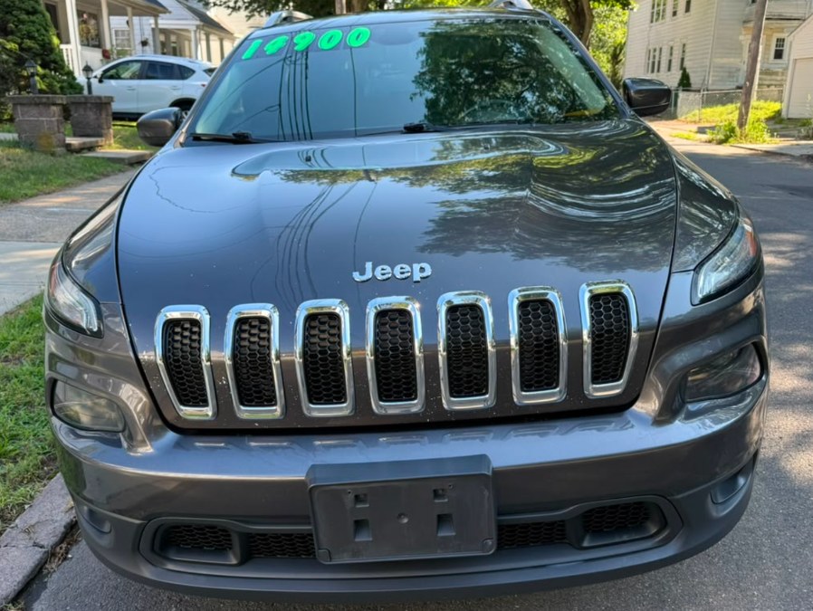 Used Jeep Cherokee Latitude Plus 4x4 2018 | ESY LLC TITAN AUTOMOTIVE. Clinton, Connecticut