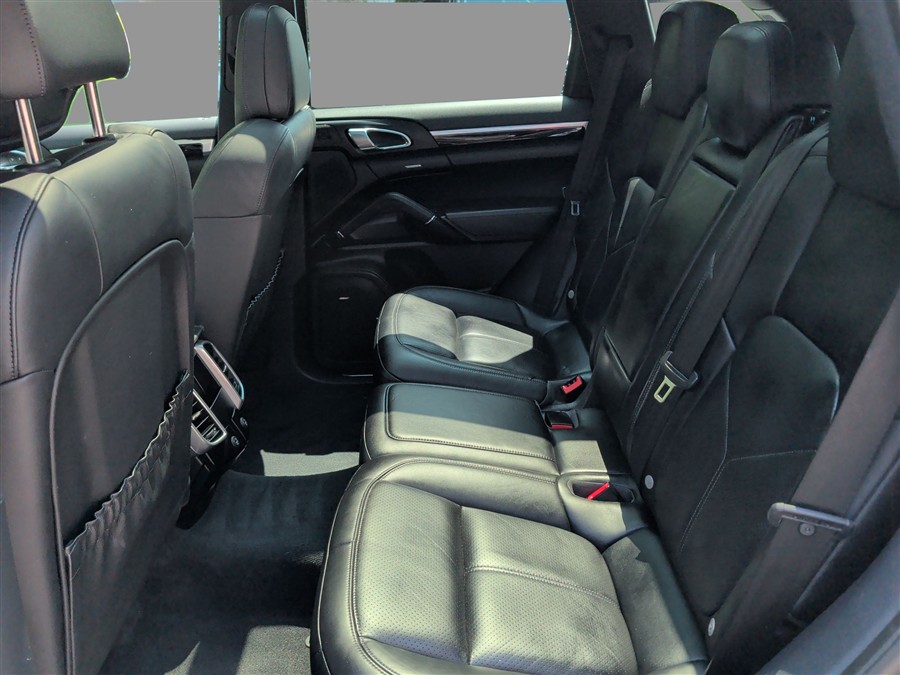 2016 Porsche Cayenne Base - Photo 9