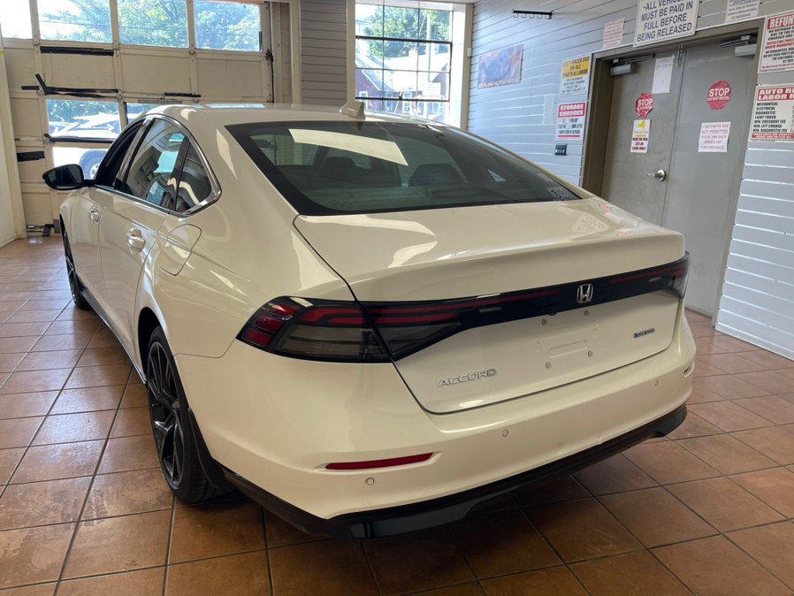2025 Honda Accord Hybrid EX-L - Photo 11