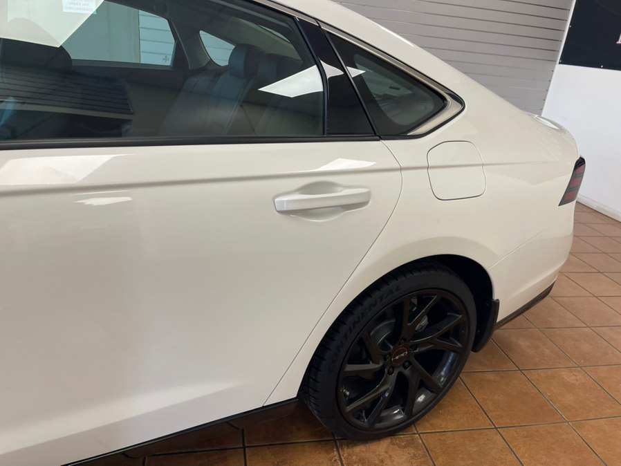 2025 Honda Accord Hybrid EX-L - Photo 9