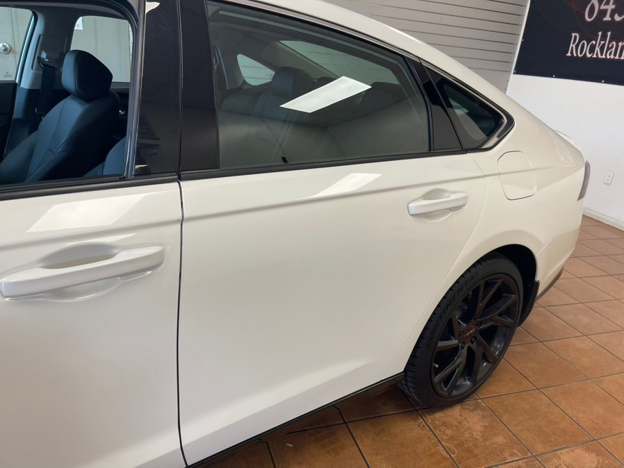 2025 Honda Accord Hybrid EX-L - Photo 8