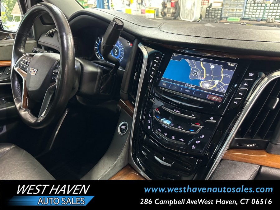 2017 Cadillac Escalade Luxury - Photo 12