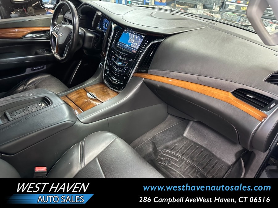 2017 Cadillac Escalade Luxury - Photo 3