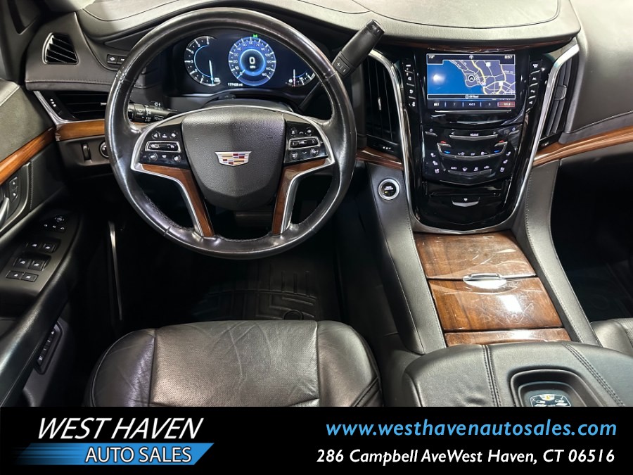 2017 Cadillac Escalade Luxury - Photo 5