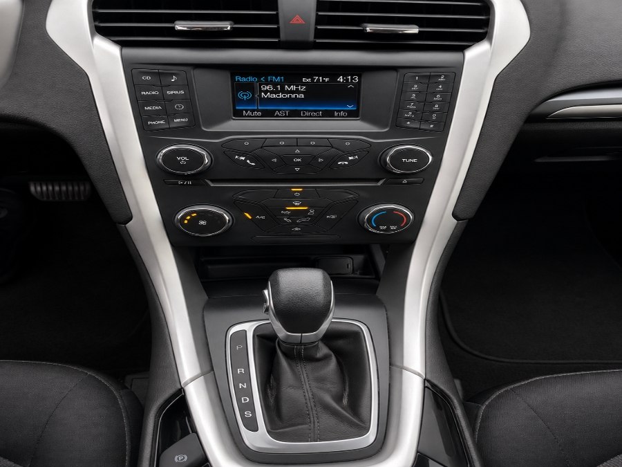 2013 Ford Fusion SE - Photo 18