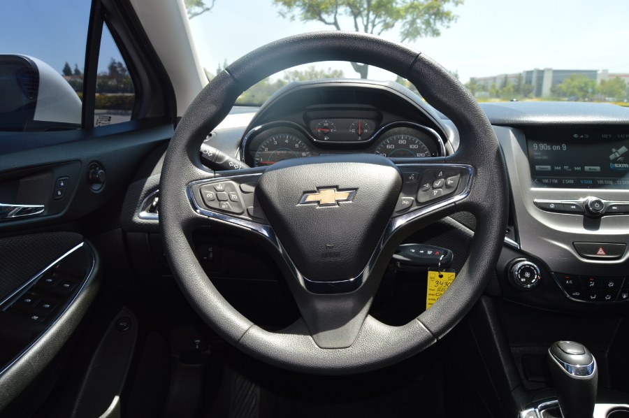 2018 Chevrolet Cruze LT - Photo 16