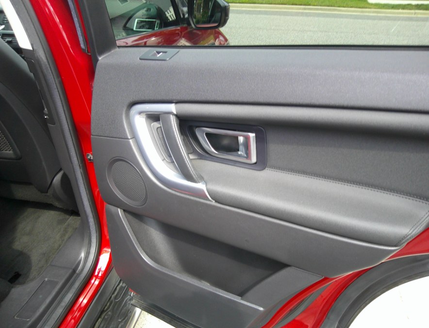 2016 Land Rover Discovery - $9,977