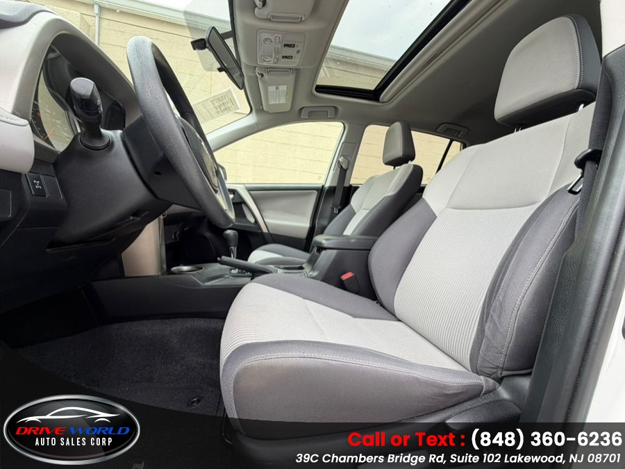 2014 Toyota RAV4 XLE - Photo 16