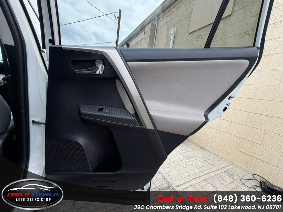 2014 Toyota RAV4 XLE - Photo 31