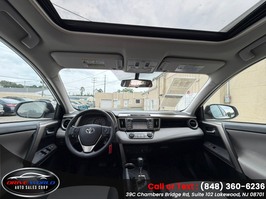2014 Toyota RAV4 XLE - Photo 14