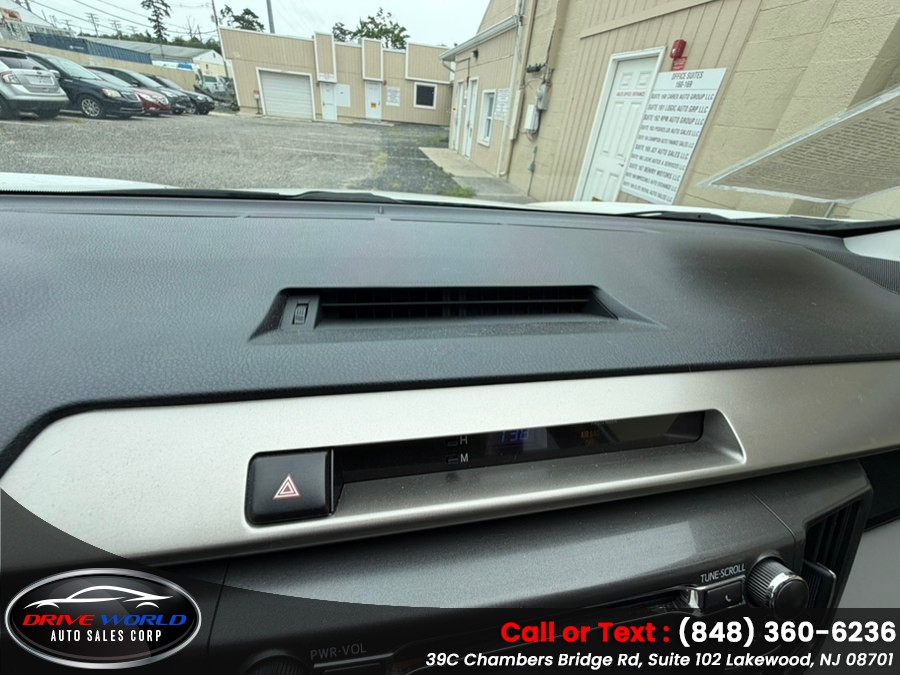 2014 Toyota RAV4 XLE - Photo 25
