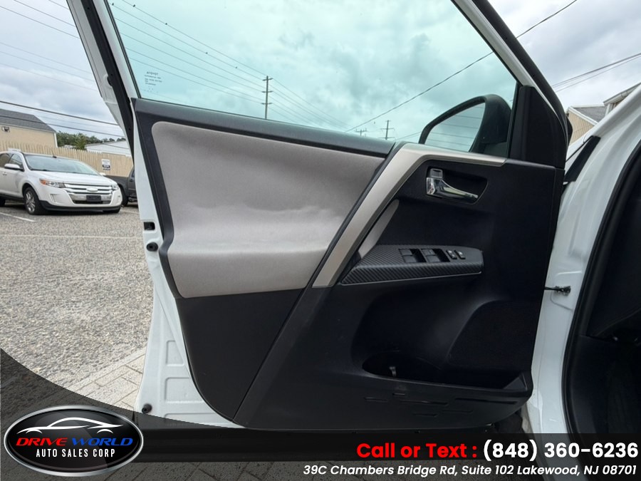 2014 Toyota RAV4 XLE - Photo 15
