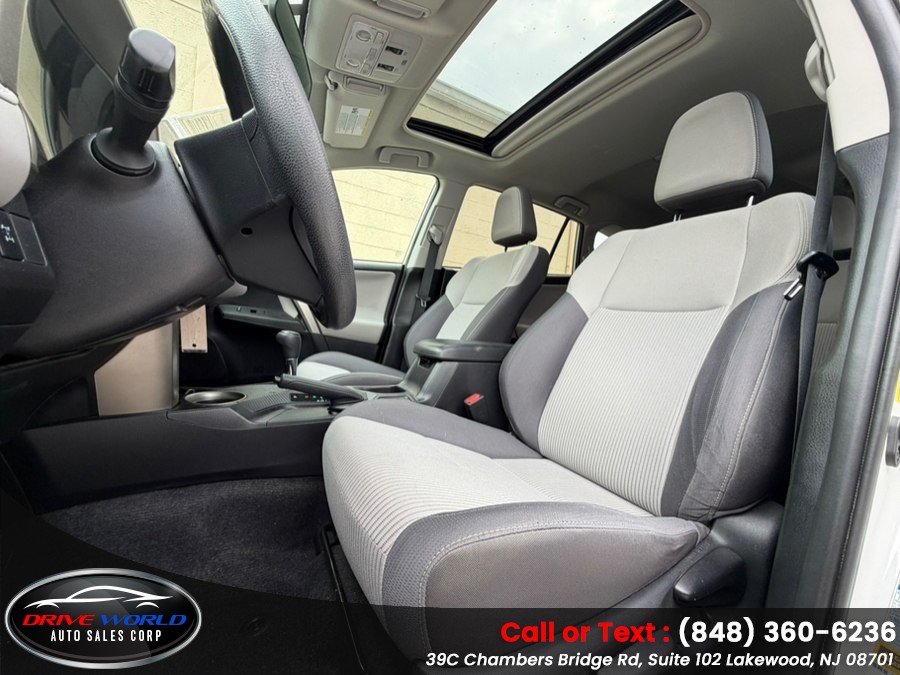2014 Toyota RAV4 XLE - Photo 17