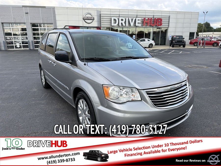 Used 2016 Chrysler Town & Country in Lima, Ohio | DRIVEHUB. Lima, Ohio