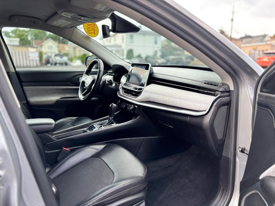 2022 Jeep Compass Latitude - Photo 23