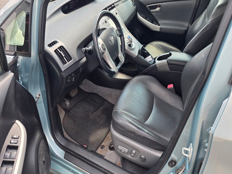 2013 Toyota Prius Three - Photo 8