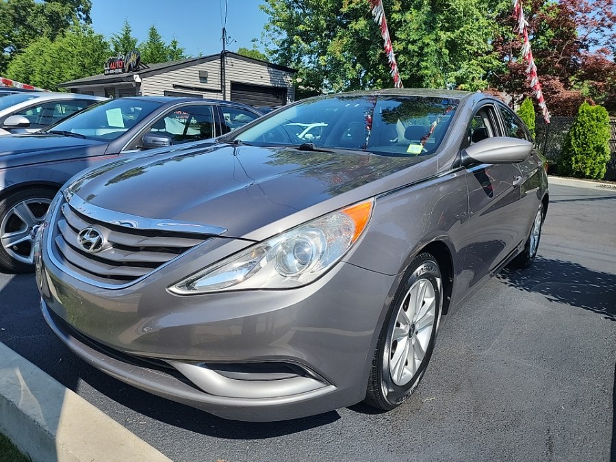 Used 2011 Hyundai Sonata in Islip, New York | L.I. Auto Gallery. Islip, New York