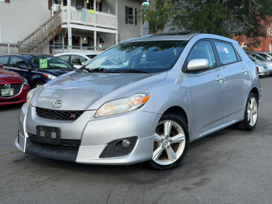 Classic Silver Metallic 2009 Toyota Matrix Hatchback Front-Wheel Drive Automatic