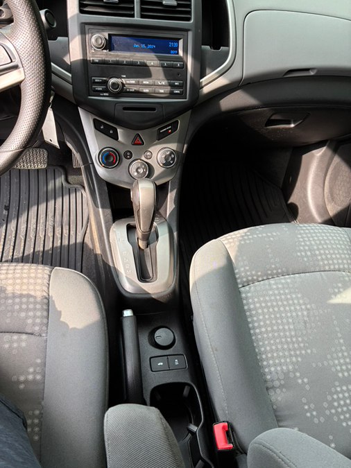 2015 Chevrolet Sonic LS - Photo 7