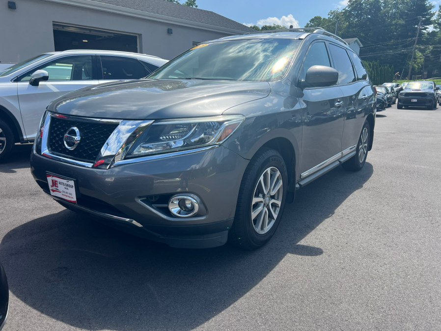 Used 2015 Nissan Pathfinder in Branford, Connecticut | J&E Auto Sales LLC. Branford, Connecticut