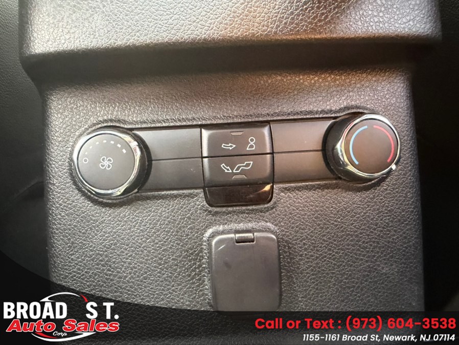 2019 Ford Explorer XLT - Photo 39