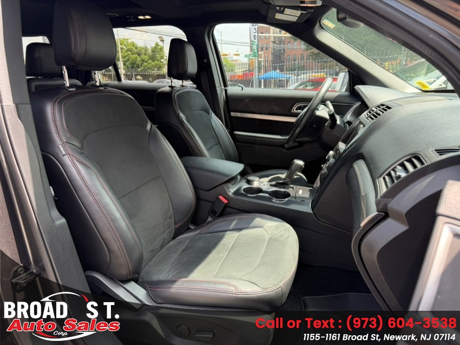 2019 Ford Explorer XLT - Photo 13