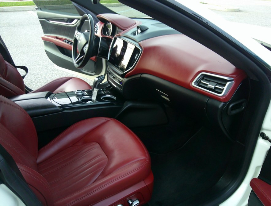 2022 Maserati Ghibli - $29,977