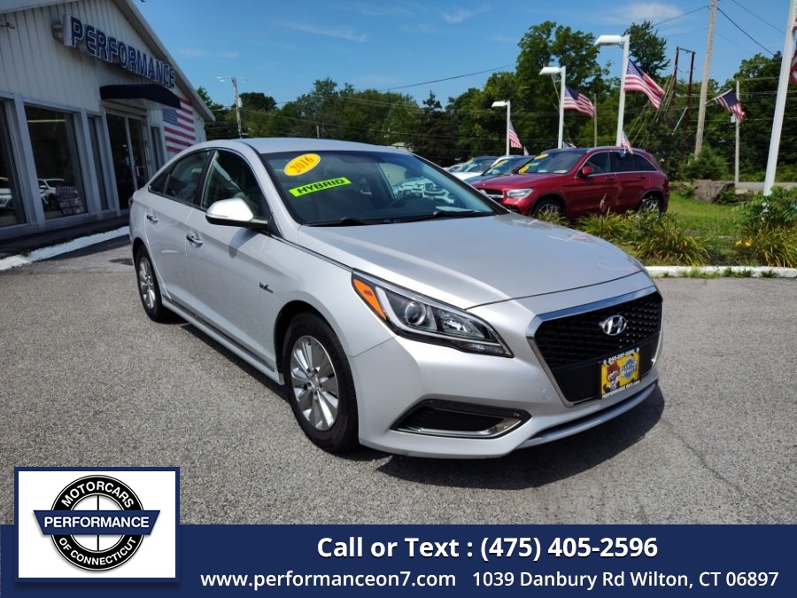 Used 2016 Hyundai Sonata Hybrid in Wilton, Connecticut | Performance Motor Cars Of Connecticut LLC. Wilton, Connecticut