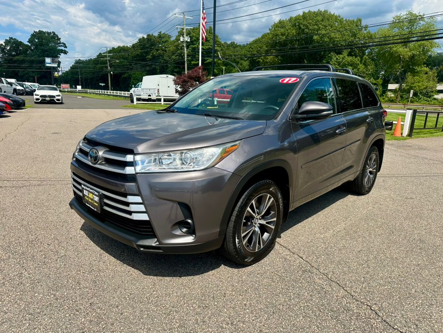 Used 2017 Toyota Highlander in South Windsor, Connecticut | Mike And Tony Auto Sales, Inc. South Windsor, Connecticut
