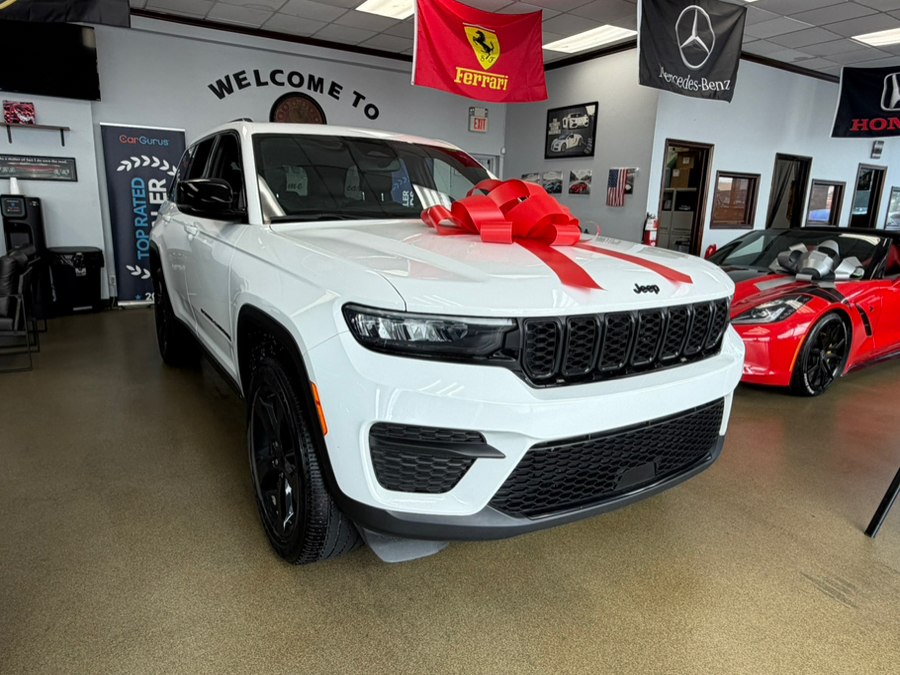 Bright White Clearcoat 2023 Jeep Grand Cherokee SUV / Crossover Four-Wheel Drive Automatic