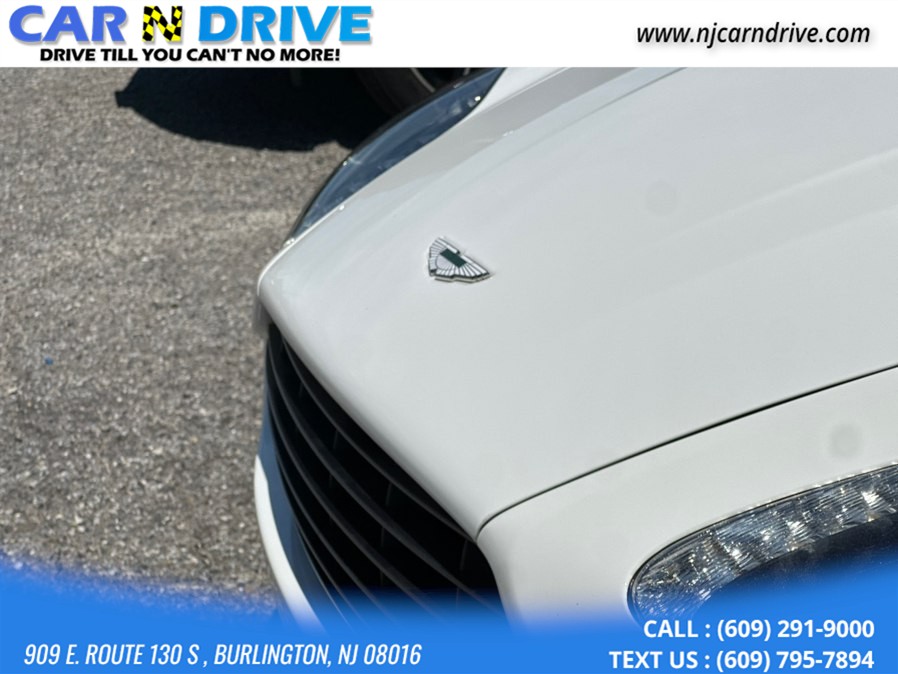 2015 Aston Martin V8 Vantage 29