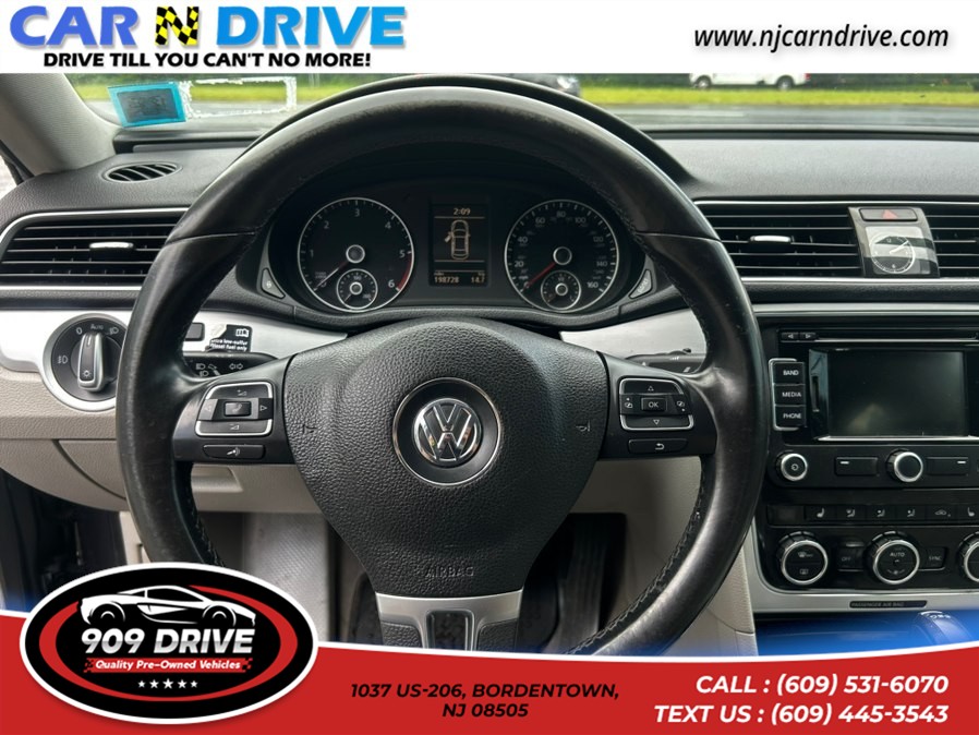 2012 Volkswagen Passat SE - Photo 18
