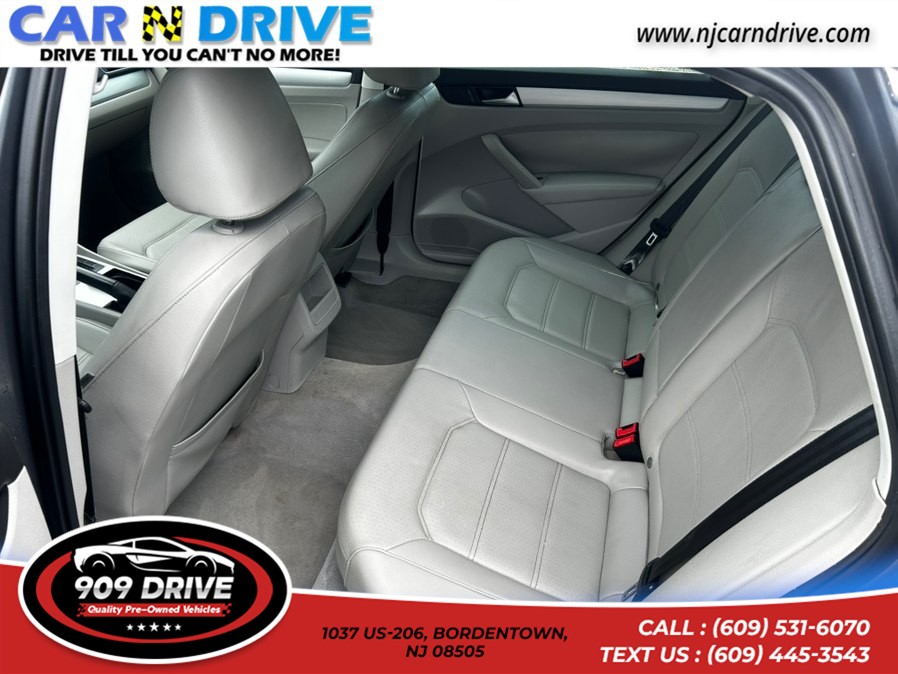 2012 Volkswagen Passat SE - Photo 13