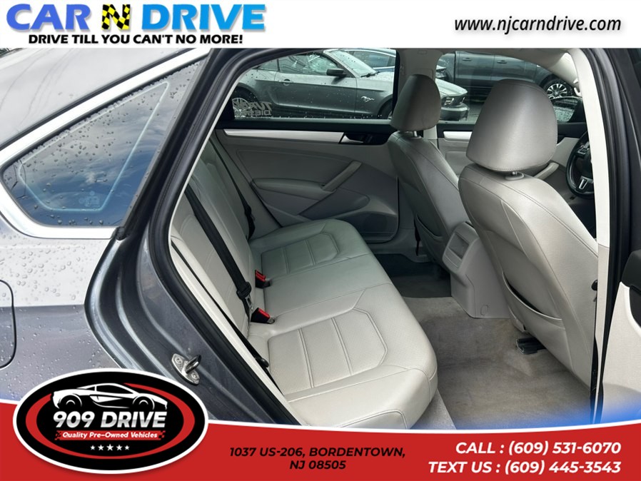 2012 Volkswagen Passat SE - Photo 11