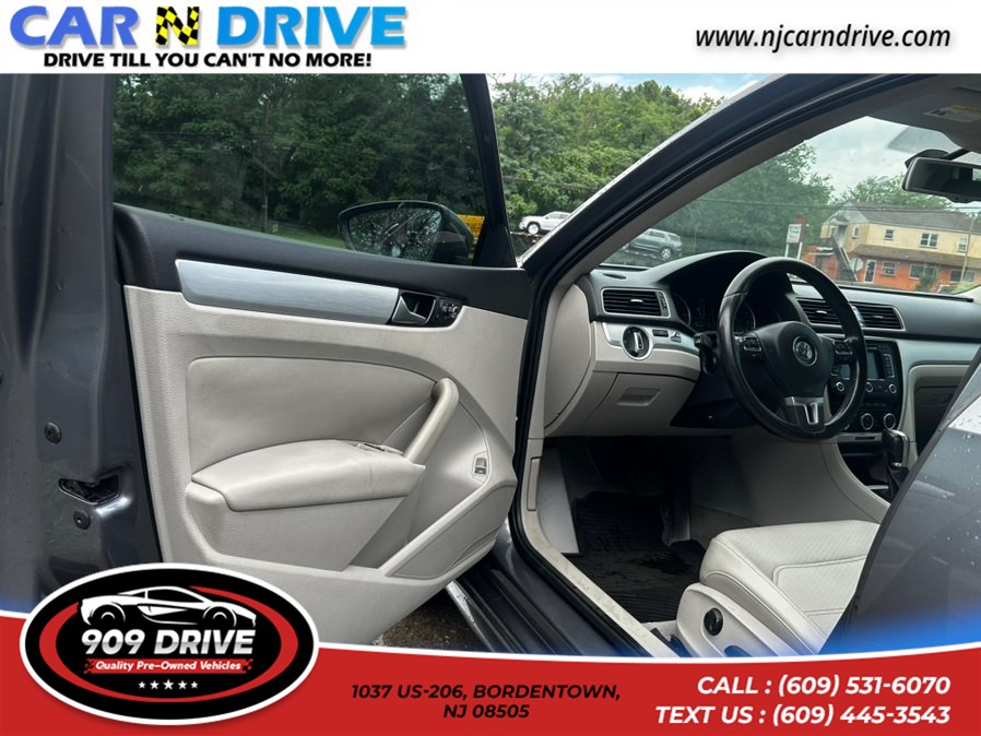 2012 Volkswagen Passat SE - Photo 16