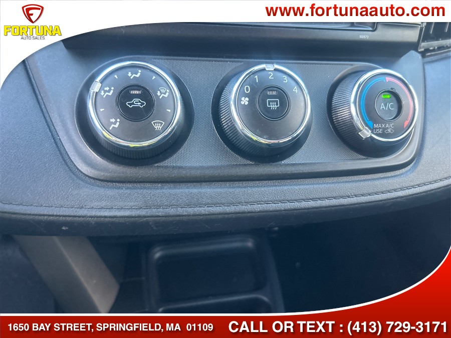 2017 Toyota RAV4 LE - Photo 22