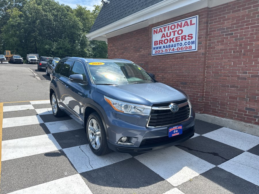 Used 2016 Toyota Highlander Hybrid in Waterbury, Connecticut | National Auto Brokers, Inc.. Waterbury, Connecticut