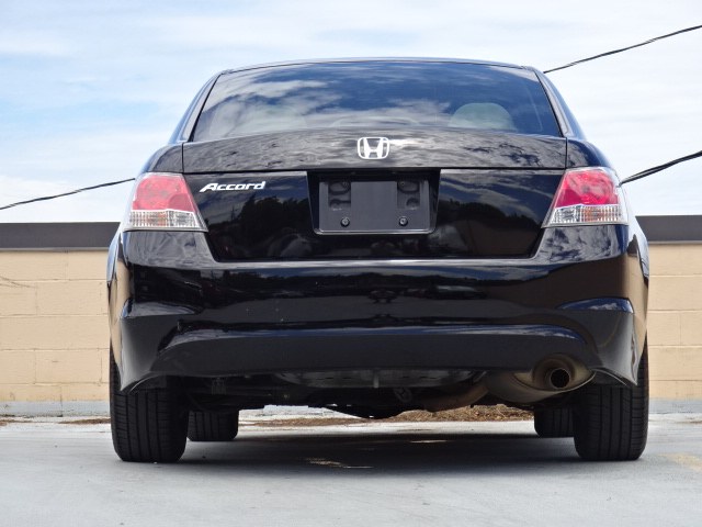 2010 Honda Accord LX - Photo 8