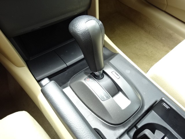 2010 Honda Accord LX - Photo 2
